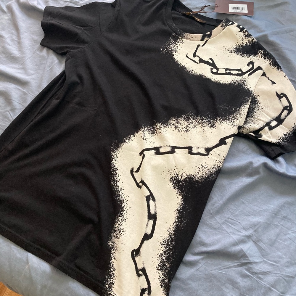 Authentic XL Louis Vuitton Spray Chain Print